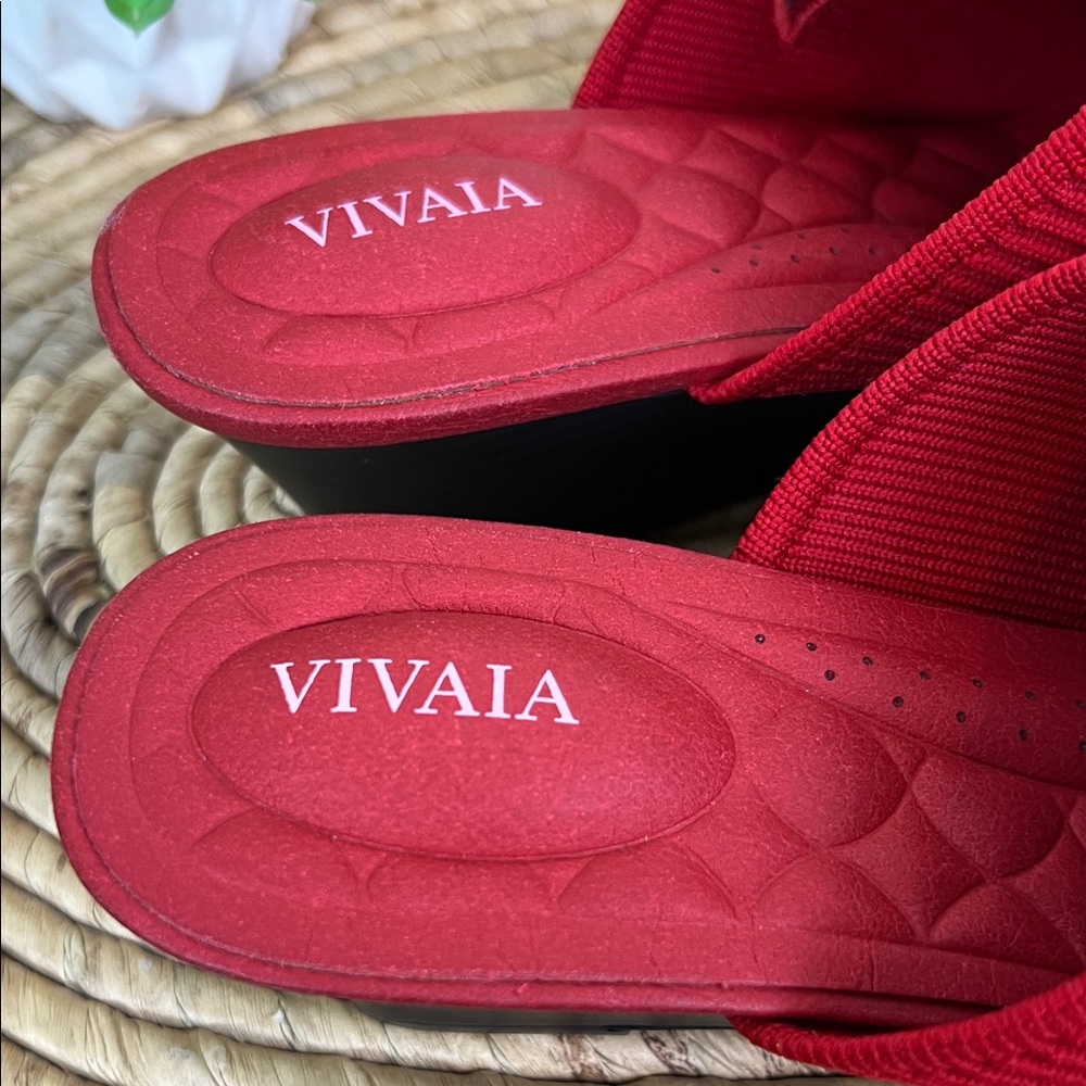 NWOT Vivaia Pointed Toe Yaffa Wedge Mule Sandals Red - Picture 4 of 11